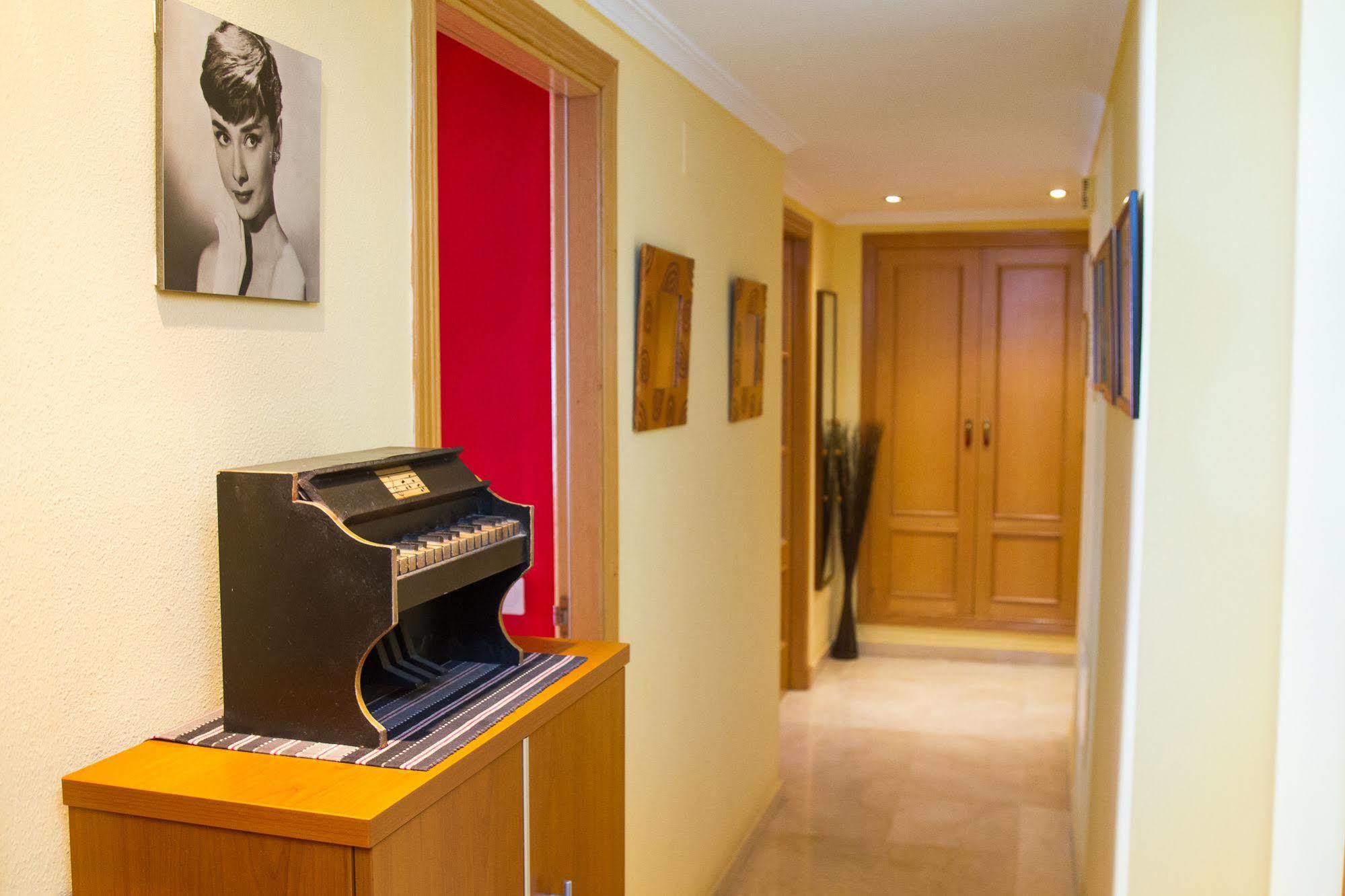 Alfonso Reyes Apartment - Malaga Harbour Eksteriør bilde